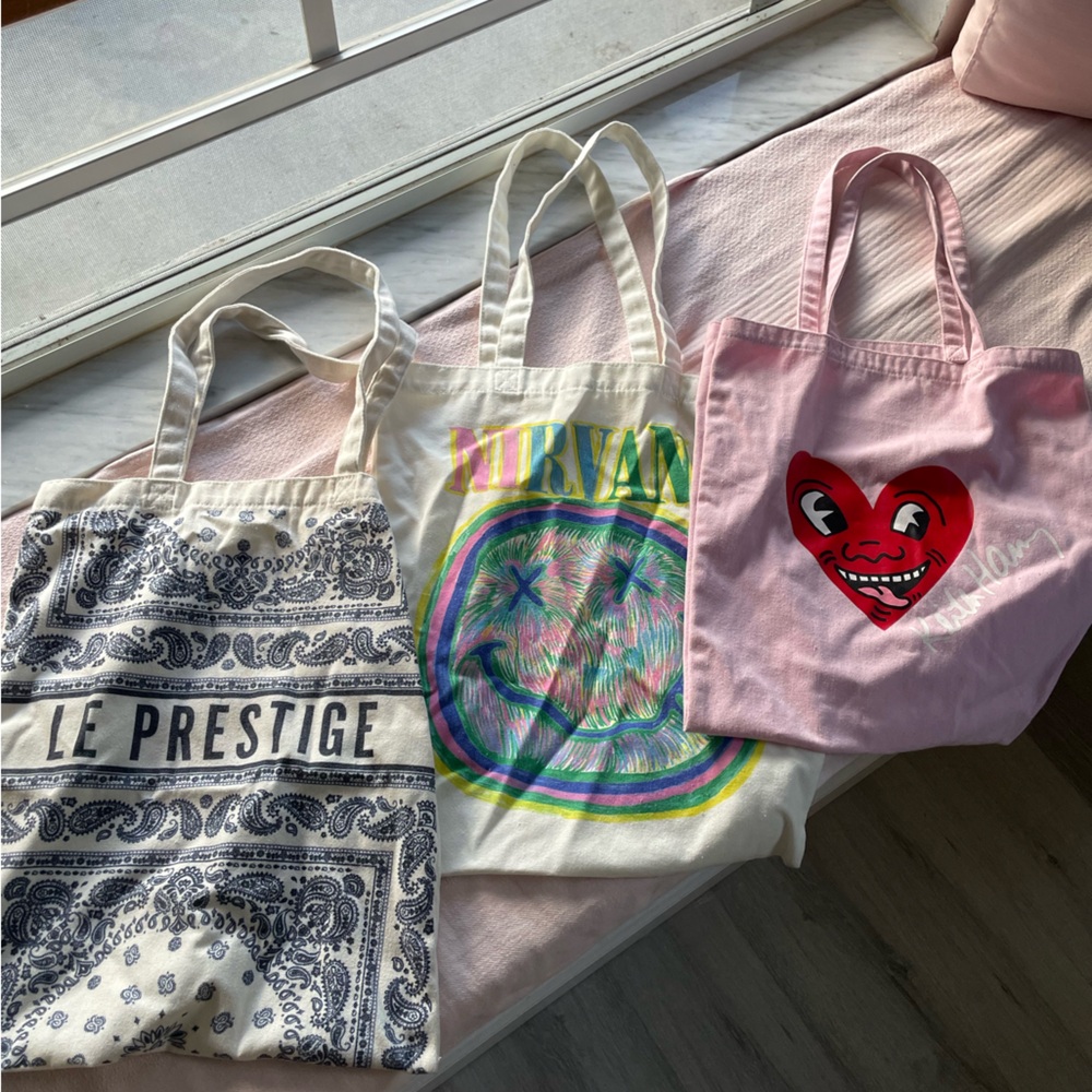 H&M Trendy Tote Bag Set with Graphic Designs
